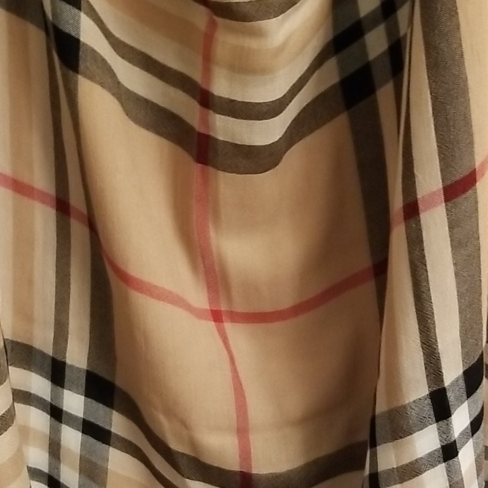 Fabulous scarf/wrap - Picture 5 of 7